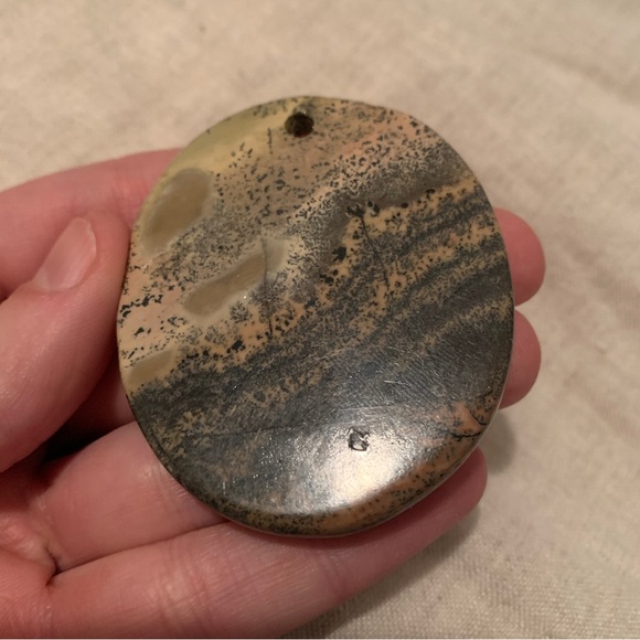 Large painted stone rock pendant - Picture 6 of 10